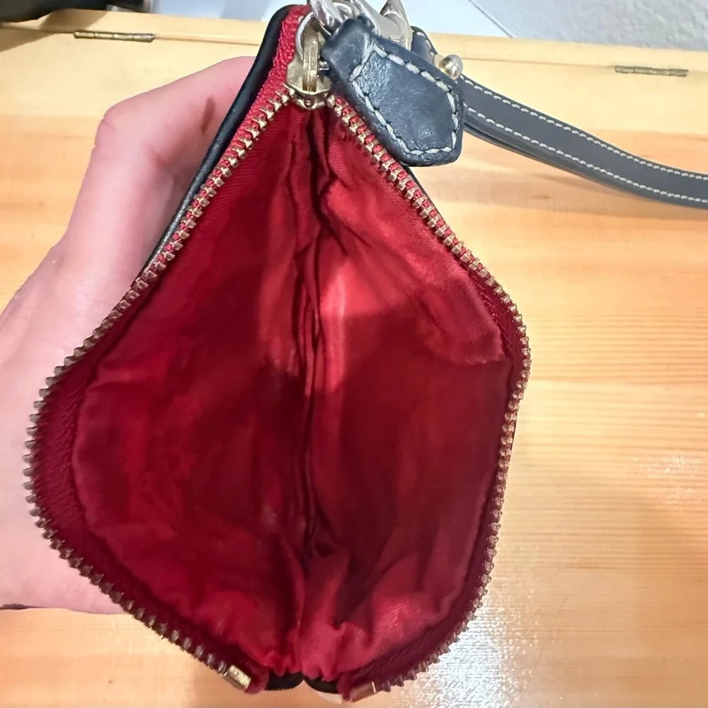 Dooney & Bourke coin purse with handle strap - Picture 5 of 8